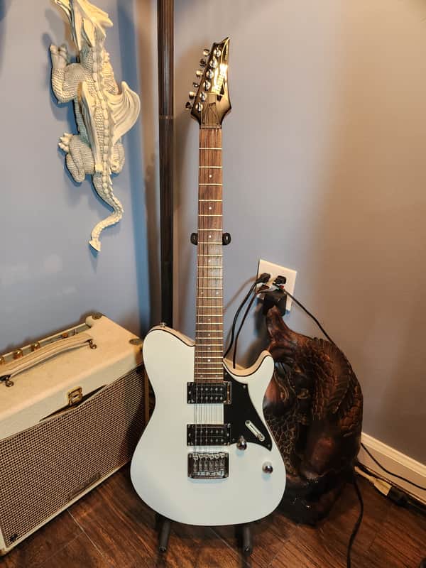 Ibanez  FR320 FR Series  2003 White image 1