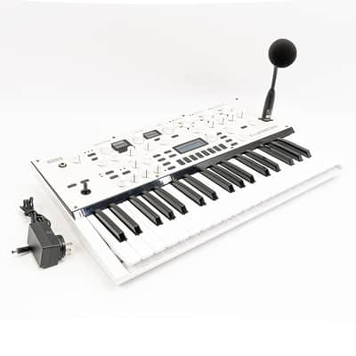 Korg KingKORG Neo 37-Key Virtual Analog Synthesizer & Vocoder w/ Mic & PSU