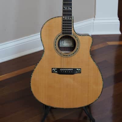 Larrivee LV-10 E 2002 - Mint image 1