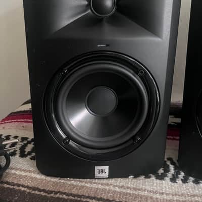 Pair of JBL LSR305 2-way active studio monitor speakers 5inch, 3 series, 2010’s, black with extras image 6