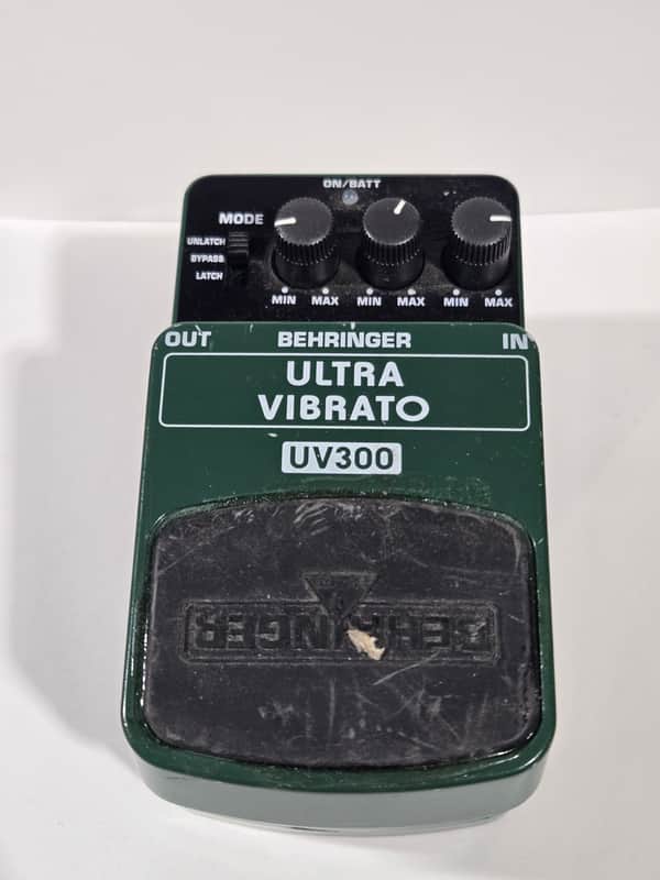 Behringer UV300 Ultra Vibrato Pedal | Reverb Canada