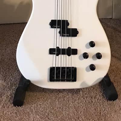 Kramer Forum IV Bass 1989 White image 1