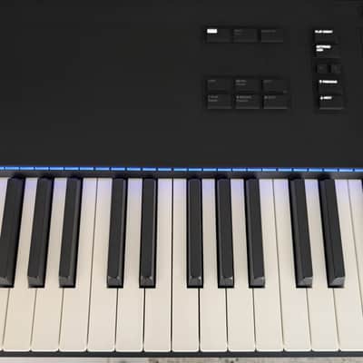 Native Instruments Komplete Kontrol S88 MK3 - Present - Black image 4