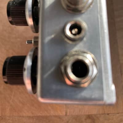 .PSHC pdls. Zombie Vox Pedal Theremin Simulator + Fuzz - Silver image 3