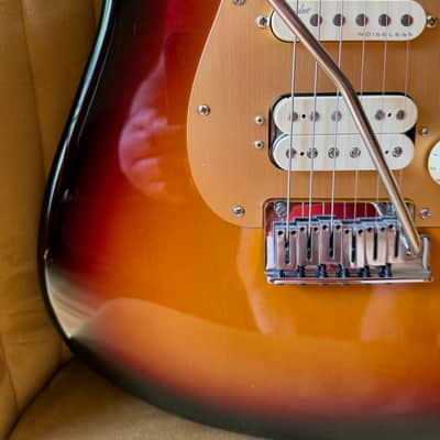 Fender American Ultra II Stratocaster HSS Ultraburst 2024 - Ultraburst image 3