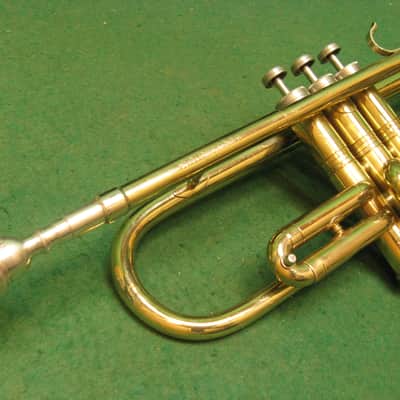 Conn Director Trumpet Elkhart 1962 - Reconditioned - Case & Bach 7C MP image 7