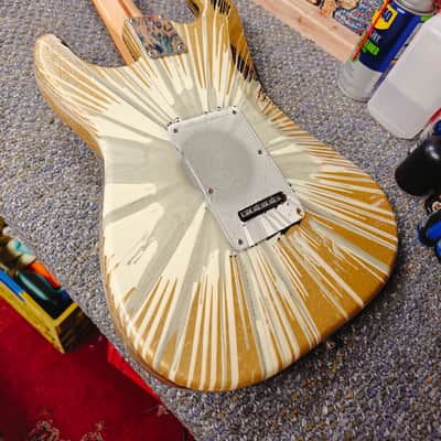 Fender FSR "Splattercaster" Standard Splatter Stratocaster with Rosewood Fretboard 2003 - 2004 - Olympic White, Aztec Gold, and Inca Silver Swirl over Black image 10