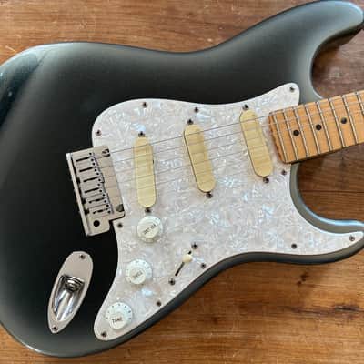 Fender Strat Plus Deluxe Electric Guitar | Reverb
