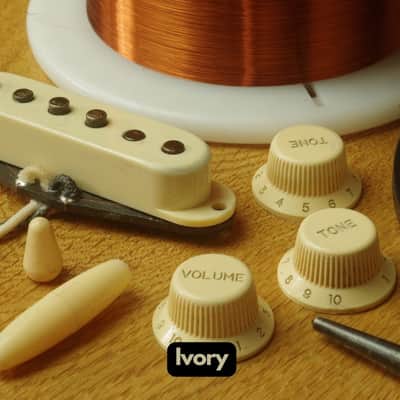 Relic Vintage Style Stratocaster Strat Plastics Set Covers Knobs & Tips image 4