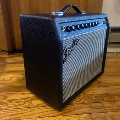 Fender Super Champ XD 2-Channel 15-Watt 1x10" Guitar Combo  with Foot Switch image 5