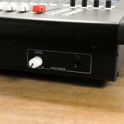 Yamaha LS9-32 32-Input Digital Mixing Console CG012RC image 6