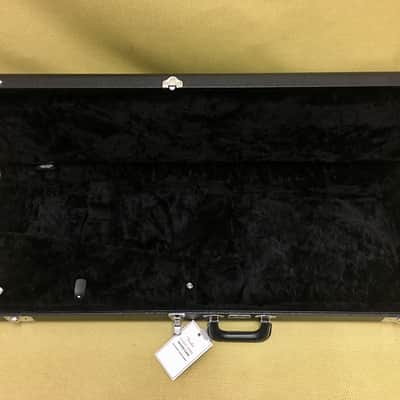 099-6126-306 Fender Classic Series Wood Case Mustang/Duo Sonic Black image 2