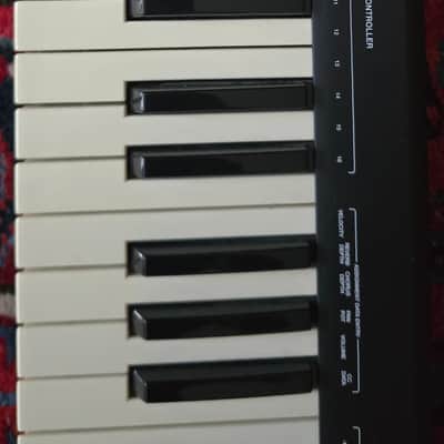 Alesis Q49 MKII 49-Key USB MIDI Keyboard Controller 2021 - Present - Black image 3