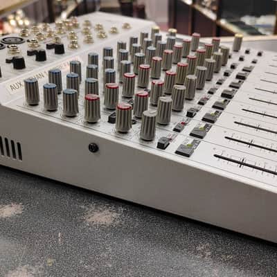 Behringer Eurorack MX1604A 16-Channel Mic / Line Mixer 2000s - Silver image 11