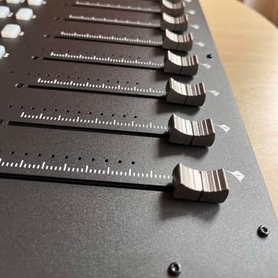 Icon QCon Pro G2 DAW Controller AS NEW!! image 4