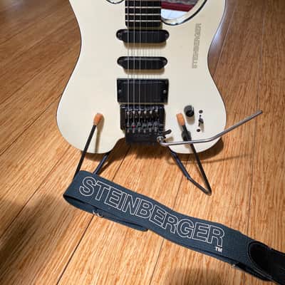 Steinberger GM4T 80s - TransTrem image 1