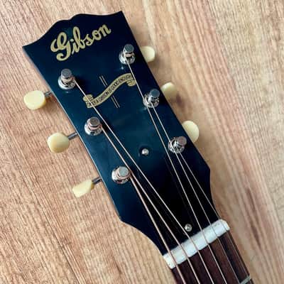Gibson Custom Shop Historic 1942 Banner LG-2 Vintage Sunburst image 10