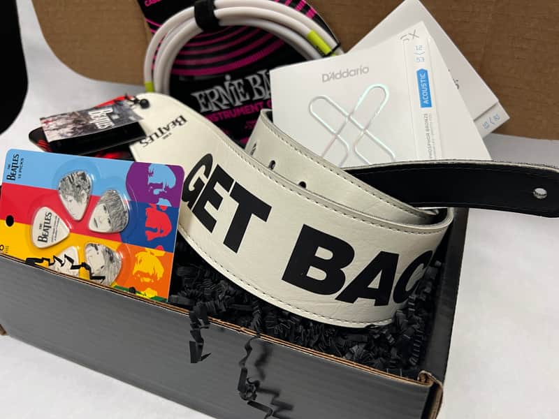 D'Addario The Beatles White Guitar Bundle - White image 1