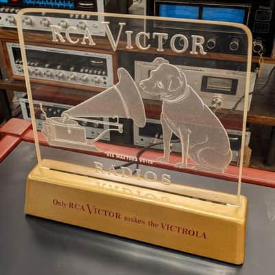 RCA VICTOR 1940’s Lucite Lighted Sign image 7