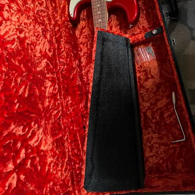 Fender Deluxe Stratocaster HSS 2020 Candy Apple Red with Hard Case image 11