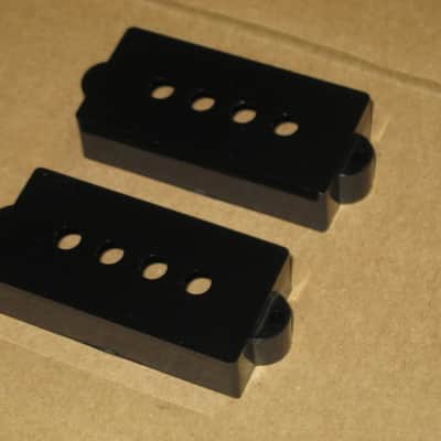 new + packaging (covers have some manufacturing imperfections) Allparts PC 0951-023 Black Pickup Cover Set (two individua covers) for Precision Bass / for P Bass - black, plastic, PC-0951-023 (never used, packaging opened to examine condition of covers) image 17