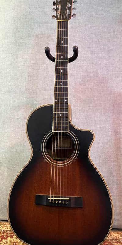 Larrivee OOV-03MH - Vintage Sunburst image 1
