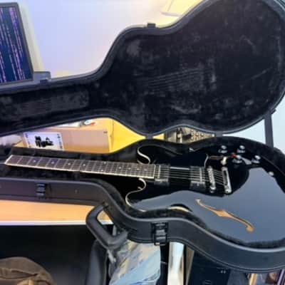 Gibson ES-335 Semi-hollow body Electric Guitar - Vintage Ebony Gibson ES-335 Semi-hollow body Electric Guitar - Vintage Ebony 2022 - Ebony image 1