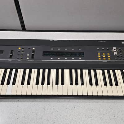 Ensoniq ESQ-1 Wave Synthesizer 1986 - Black