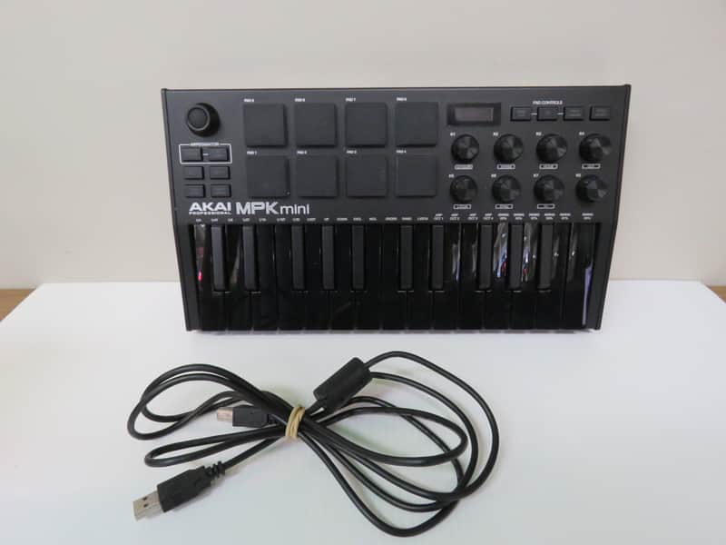 Akai MPK Mini Blackout 25-Key USB MIDI Keyboard Controller - Preowned image 1