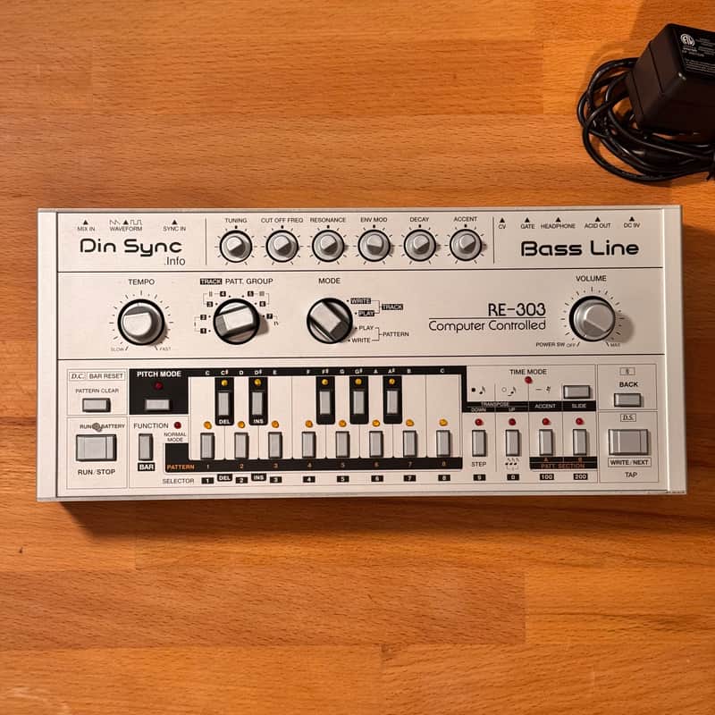 Dinsync RE-303 Roland TB-303 Clone Aluminum Case image 1