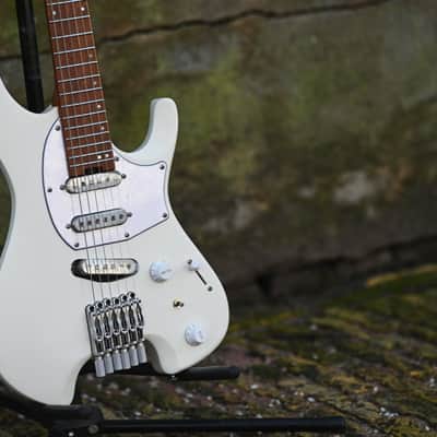 Ibanez Ichika Nito Signature ICHI10 - Vintage White Matte image 3