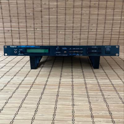 Roland JV-880 • Multi Timbral Synthesizer Module • Rack Synth • 90s made in Japan