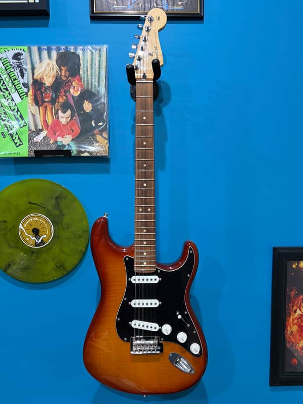 Fender Player Stratocaster Plus Top