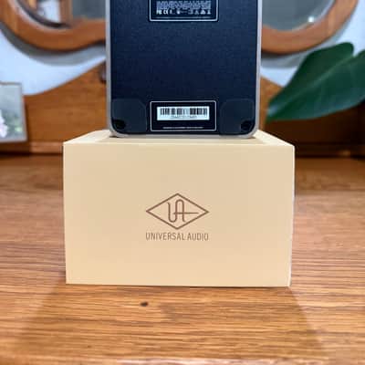 Universal Audio Golden Reverberator 2021 - Present - Gold image 2