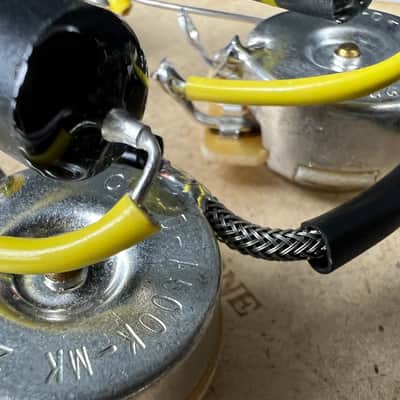 General Vintage Tone Vintage Prewired Harness for Gibson ® SG Historic Bumblebee molded capacitors . image 3