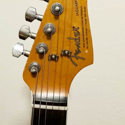 Fender Kurt Cobain Road Worn Jaguar 2012 - 3-Color Sunburst image 5