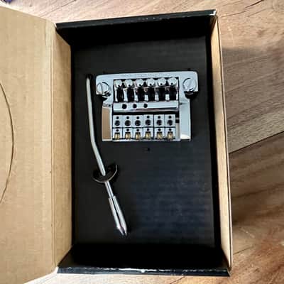 N.O.S Original 80’s Kahler 7200 Tremolo Bridge System + String Lock image 3
