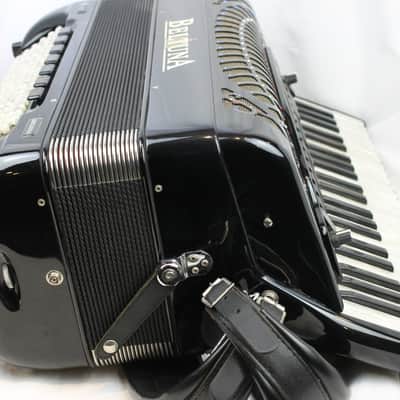 2863 - Black Beltuna Leader V Piano Accordion LMMMH 45 120 image 4