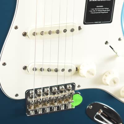 Fender Vintera III Late '60s Stratocaster Ocean Turquoise Rosewood Fingerboard image 3