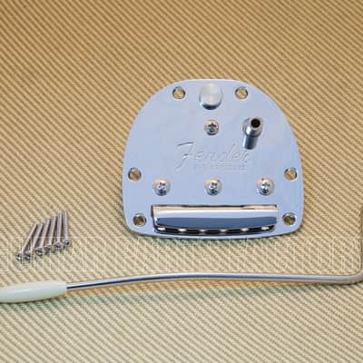 005-4466-KIT Fender Chrome Jaguar Jazzmaster Vibrato Tremolo Tailpiece & Arm
