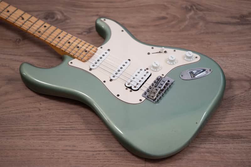 Fender Standard HSS Stratocaster 1998 - 2005 | Reverb UK