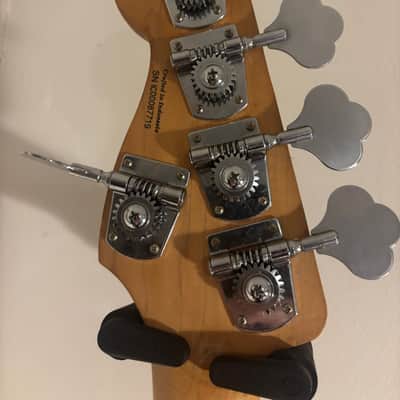 Squier Standard Precision Bass Special V 2000 - 2007 image 15