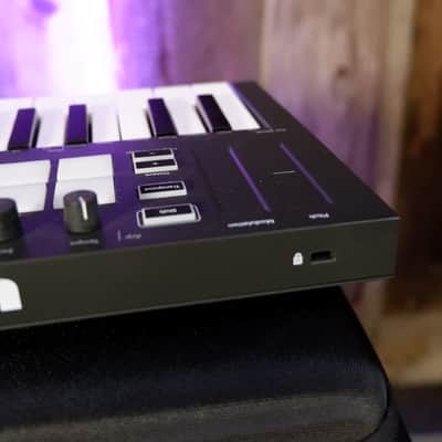 Novation Launchkey 25 MKIII MIDI Keyboard Controller 2020 - Present - Black with Carrying Case image 8