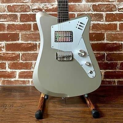 Uma Jetson 2020/New, Dark Grey Metallic W/ Silver Anodized Guard, Iridescent Mojo Dual-Foil (Hum-Buc image 2