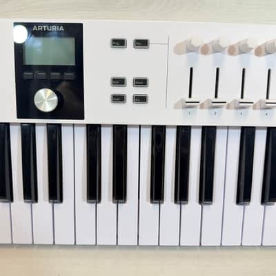 Arturia KeyLab Essential 49 MK3 USB MIDI Controller Keyboard White 2023 image 3