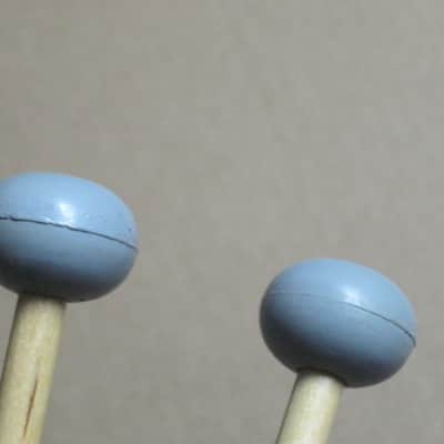 one pair of new old stock near A+ Mike Balter MB6B (6B) Hard Keyboard Mallets - 1" diameter Oval Gray Rubber HEADS and Natural Birch HANDLES (for Xylophone, Bells) mid to late 1990s (+ packaging) Unwound Series image 18