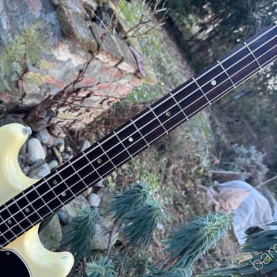 1978 Fender Musicmaster Bass - White - One Owner - Perfect! - OHSC image 5