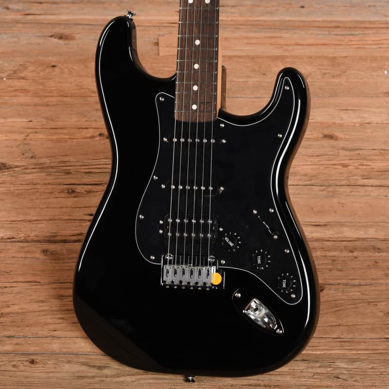 Fender Standard Stratocaster HSS