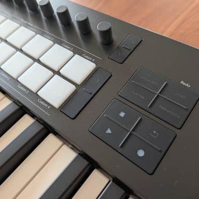 Novation Launchkey 37 MKIV MIDI Keyboard Controller - Black image 8