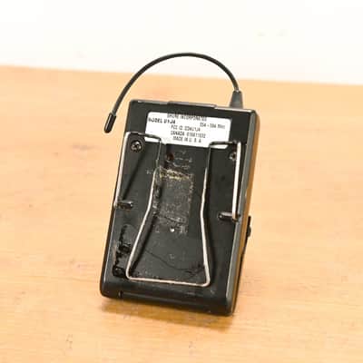 Shure U4D-J4 Dual-Channel Wireless Receiver with U1 Bodypack - J4 Band CG01YG6 image 15